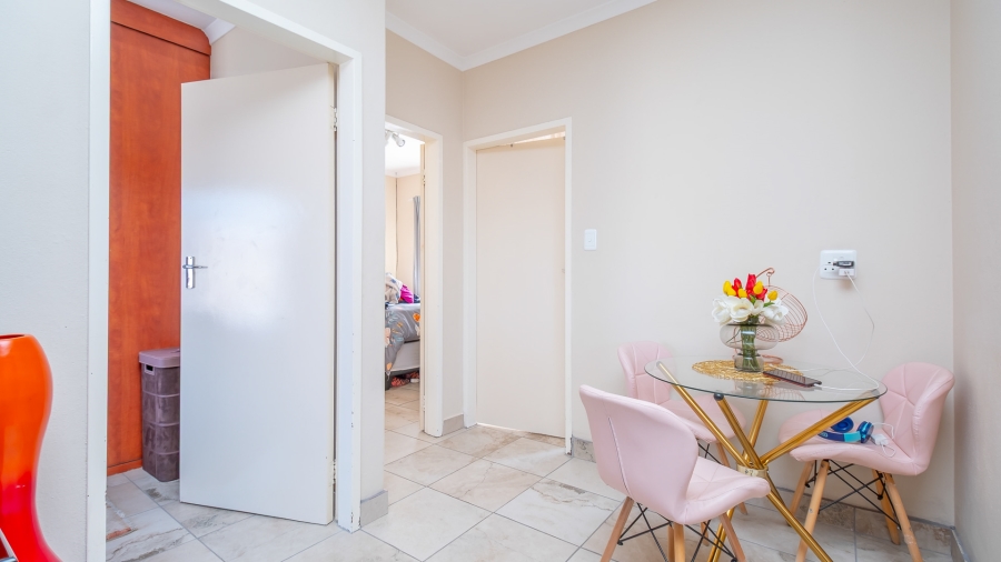 2 Bedroom Property for Sale in Waterval East North West